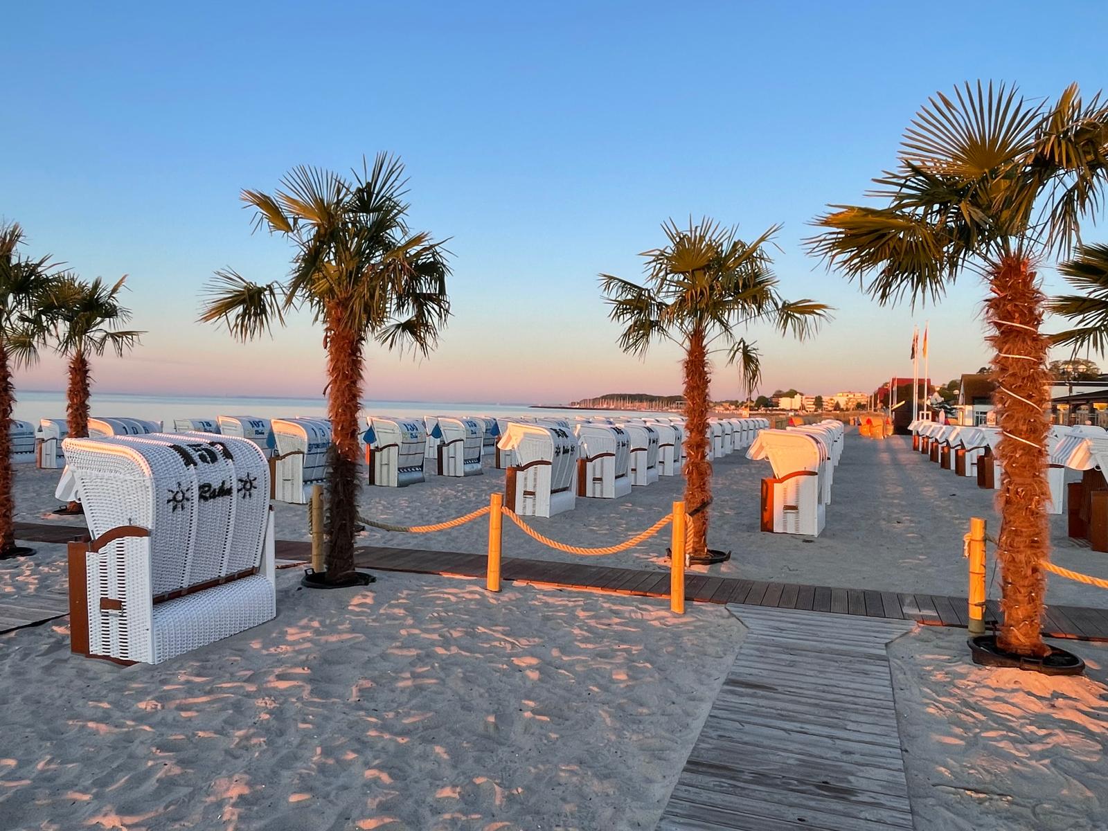 Strandkorb Grömitz am Strand mit Meerblick
